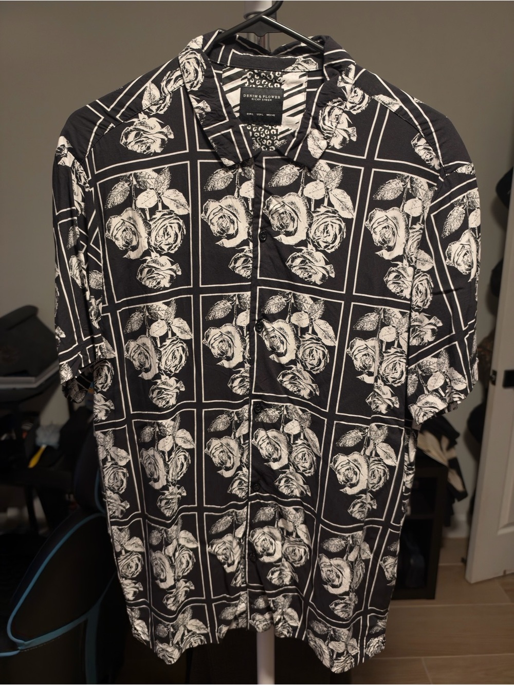 Denim & Flower Black Short Sleeve Button-Up with White Rose Grid Print